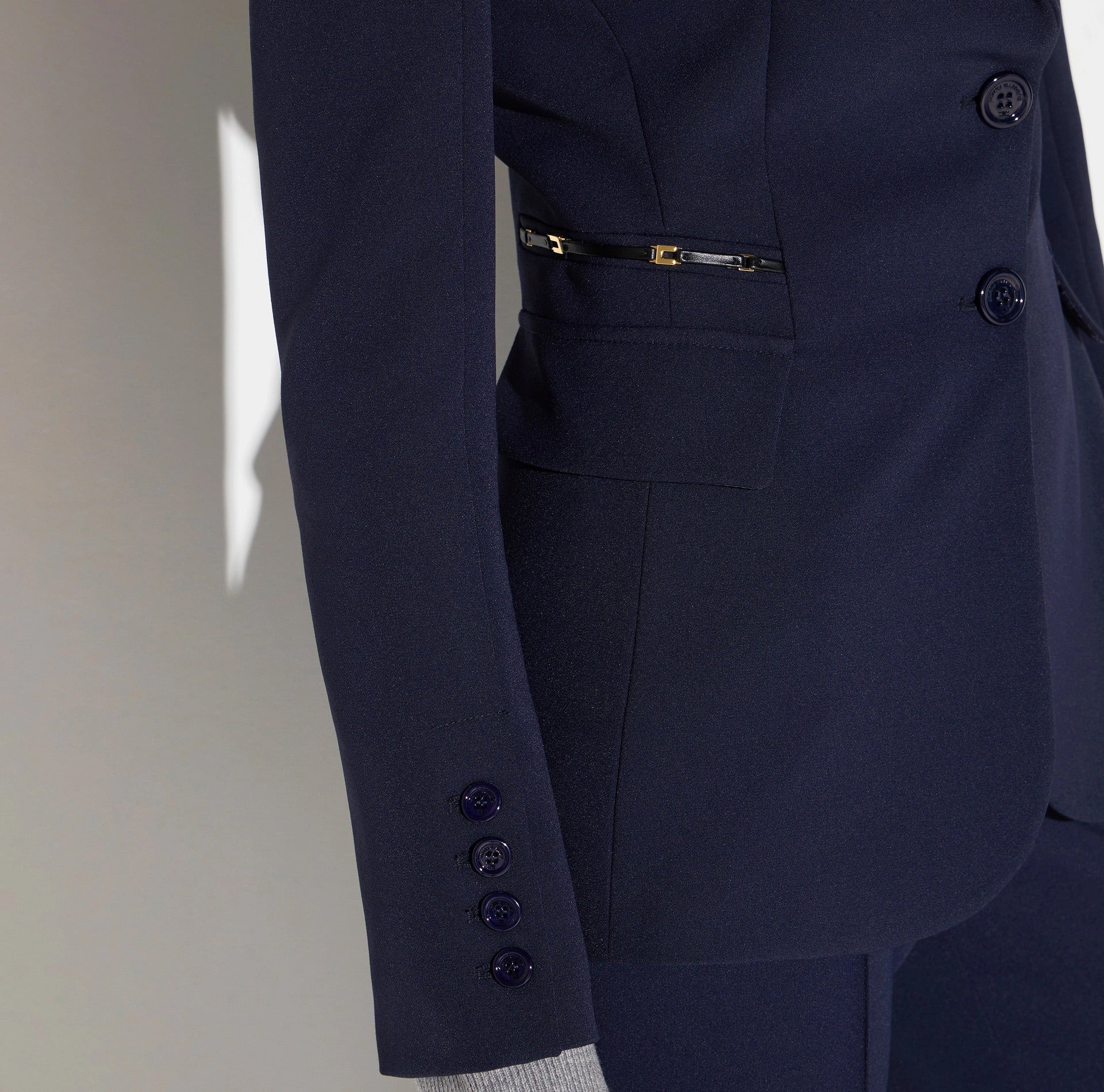 Jacket in double layer stretch crepe fabric