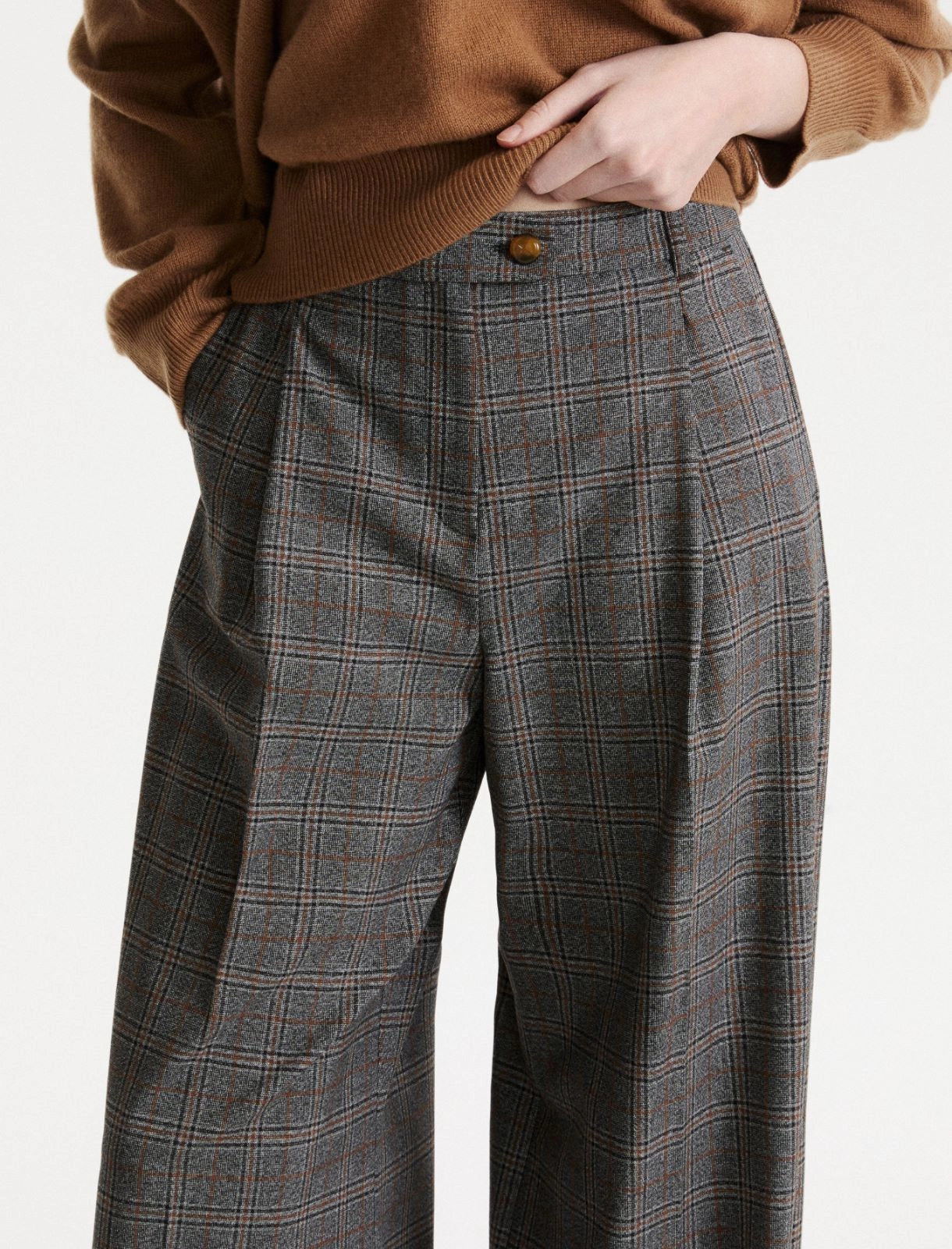 Straight-leg darted trousers