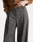 Straight-leg darted trousers