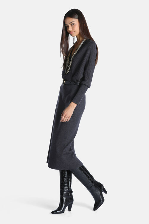 Elegant knitted midi dress